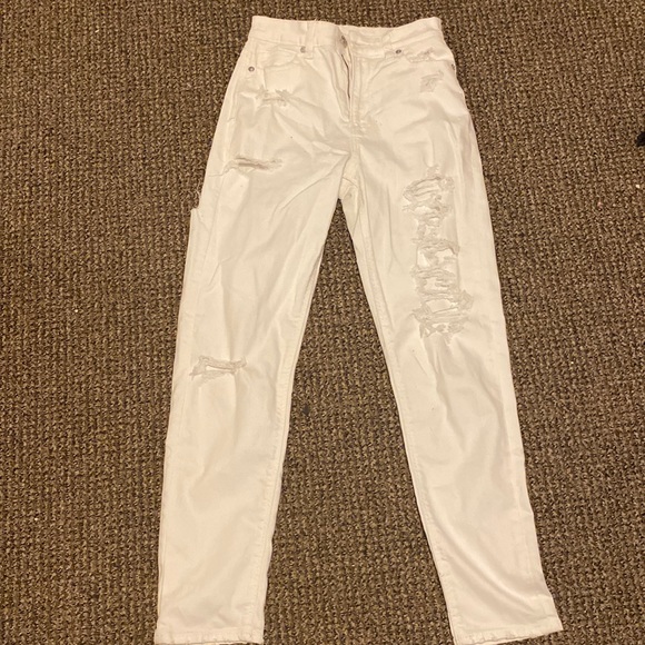 White American eagle jeans with trendy rip on the back - Picture 1 of 2